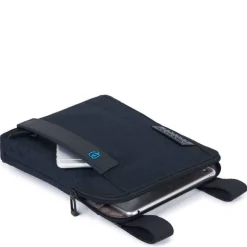 Borsello a Tracolla con Porta iPad®Air/Air2 - PIQUADRO Pulse CA1358P16 in Tessuto Chevron - Nero