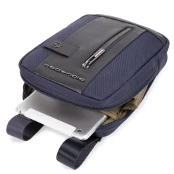 Borsello Uomo Porta iPad Mini - PIQUADRO linea Brief 2 CA3084BR2 in Tessuto e Pelle Blu