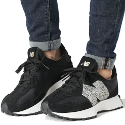 Scarpe Donna NEW BALANCE Sneakers 327 in Suede e Mesh colore Black e Sea Salt