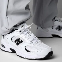 Scarpe Running NEW BALANCE Sneakers 530 in Tessuto Sintetico e Mesh colore Bianco e Nero