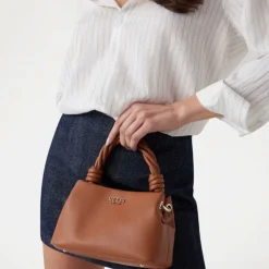 Borsa Donna a Mano GUESS Linea Sansa Colore Cognac